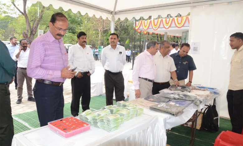 प्रधान मुख्य वन संरक्षक एवं वन बल प्रमुख ने अरण्य हाट-द जंगल स्टोर का किया शुभारंभ 1 प्रधान मुख्य वन संरक्षक एवं वन बल प्रमुख ने अरण्य