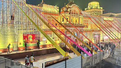 फूलों से सजकर तैयार रामराजा सरकार की छोटी अयोध्या