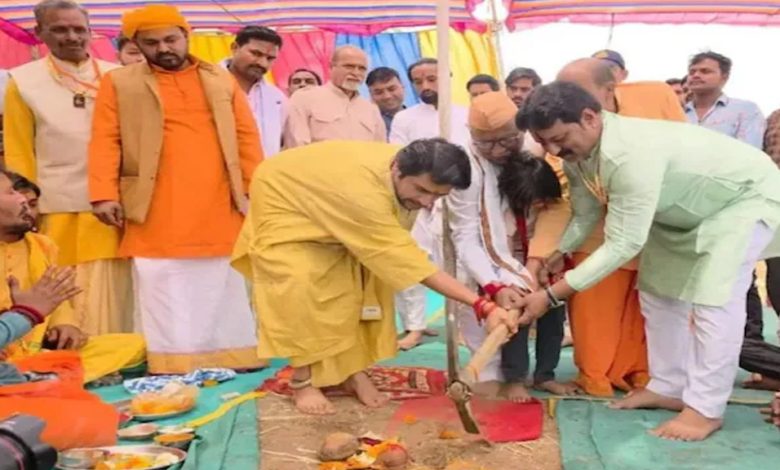 बाबा बागेश्वर के हिंदू गांव में जाने क्या-क्या होगा, 1000 परिवार रहेंगे, वैदिक संस्कृति पर आधारित होगी जीवनशैली 1 बाबा बागेश्वर के हिंदू गांव में जाने क्या क्या होगा 1000