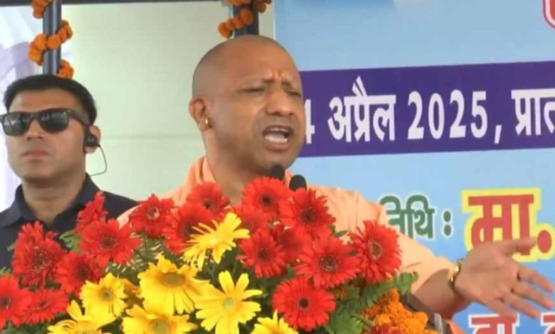 बाबा साहब अंबेडकर की जयंती के अवसर कांग्रेस और समाजवादी