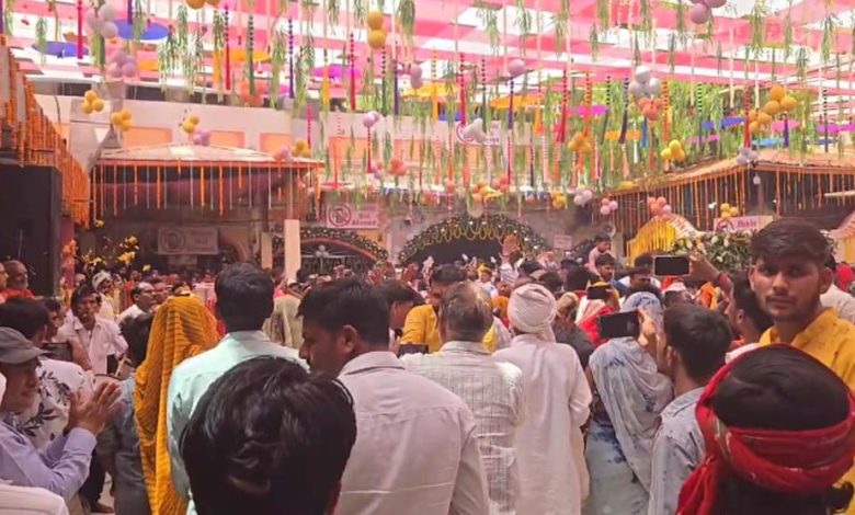 बुंदेलखंड की अयोध्या ओरछा में रामनवमी की धूम बुंदेली बधाई