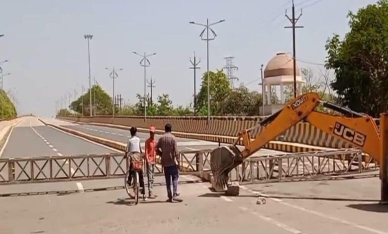 ब्रिज का लोकार्पण माननीय के इंतजार में अटका, जनता में रोष ,दिया अल्टीमेटम, हाई कोर्ट में याचिका दायर 1 ब्रिज का लोकार्पण माननीय के इंतजार में अटका जनता में