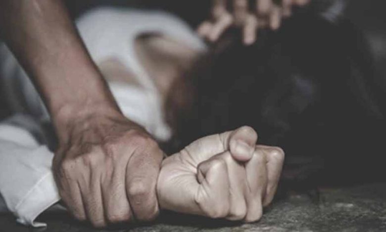 भोपाल में पूर्व टीआई पर महिला ने दर्ज कराया मामला, नशीली गोली देकर बनाए रिश्ते 1 भोपाल में पूर्व टीआई पर महिला ने दर्ज कराया मामला