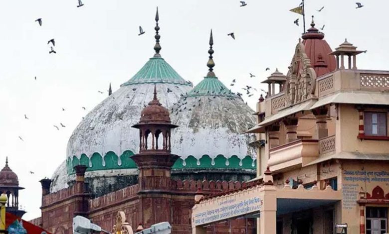 मथुरा की शाही ईदगाह को मस्जिद के तौर पर इस्तेमाल नहीं किया जा सकता, ASI का कंट्रोल, फिर SC पहुंचा मामला 1 मथुरा की शाही ईदगाह को मस्जिद के तौर पर इस्तेमाल