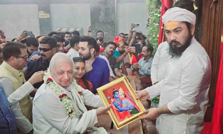 महावीर मंदिर के गर्भ गृह का पट खुलते ही 'जय सियाराम' से गूंज उठा परिसर 1 महावीर मंदिर के गर्भ गृह का पट खुलते ही जय