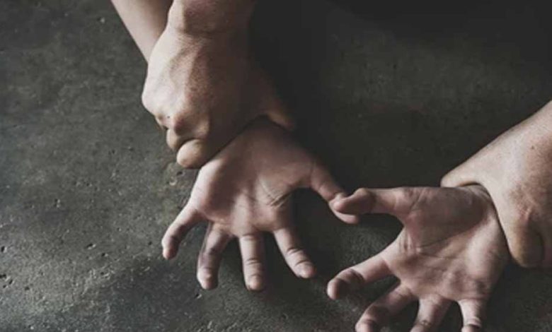 मांडू में अधेड़ महिला से गैंगरेप, कांग्रेस नेता के बेटे के खिलाफ केस दर्ज 1 मांडू में अधेड़ महिला से गैंगरेप कांग्रेस नेता के बेटे