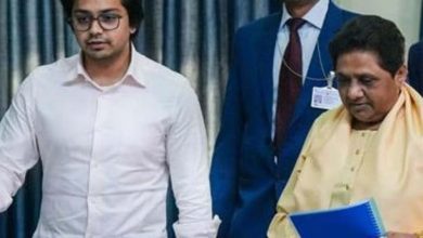 मायावती के भतीजे आकाश आनंद ने माफी मांगी कहा अब कोई
