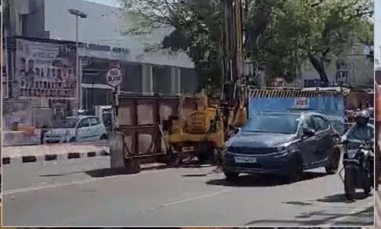 मेट्रो ओरेंज लाइन व ब्ल्यू लाइन निर्माण ने डेढ़ किमी