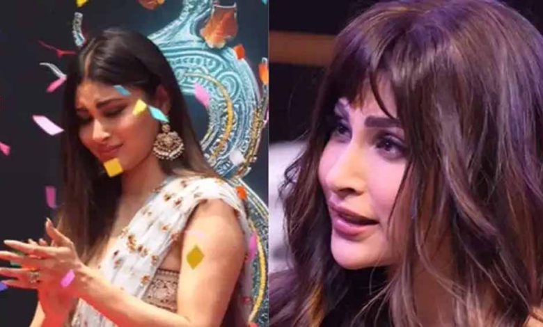 मौनी रॉय ने करवाई 'प्लास्टिक सर्जरी' 1 मौनी रॉय ने करवाई प्लास्टिक सर्जरी