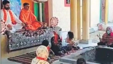 यूपी के देवबंद में दस मुस्लिमों ने इस्लाम धर्म को