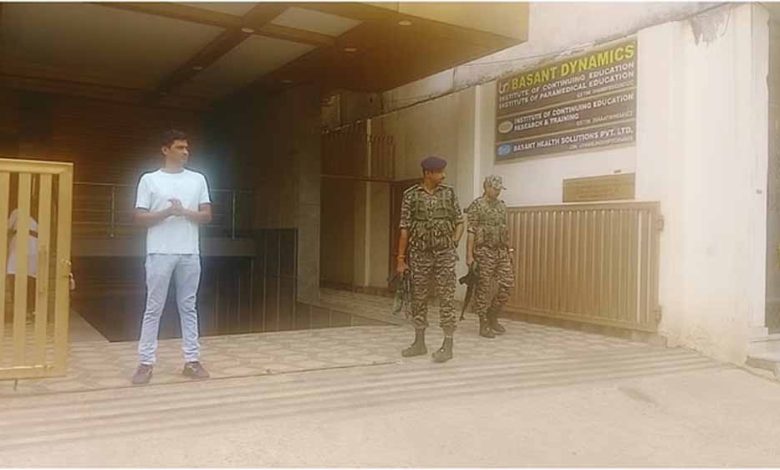 रांची में ईडी की बड़ी कारवाई, कई इलाकों में सुबह से की जा रही है छापेमारी 1 रांची में ईडी की बड़ी कारवाई कई इलाकों में सुबह