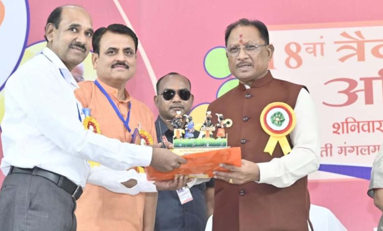 रायपुर : श्रमिक कल्याण और ऊर्जा के क्षेत्र में विकास को लेकर राज्य सरकार प्रतिबद्ध : मुख्यमंत्री विष्णु देव साय 1 रायपुर श्रमिक कल्याण और ऊर्जा के क्षेत्र में विकास