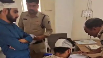 रिपोर्टिंग कर लौट रहे पत्रकार और उसके साथी पर कुछ