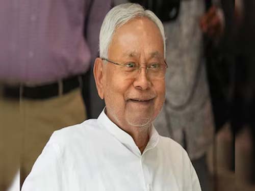 वक्फ बिल के सवाल पर सीएम नीतीश ने हाथ जोड़ा, मुस्कुराए और चल दिए 1 वक्फ बिल के सवाल पर सीएम नीतीश ने हाथ जोड़ा