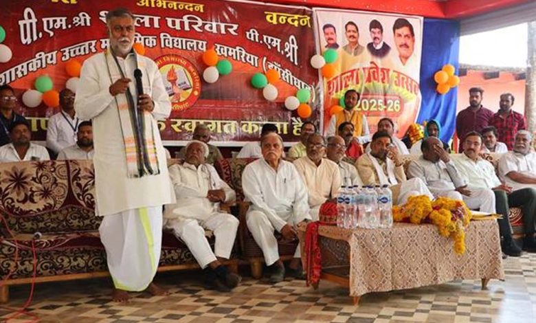 विद्यार्थी स्वयं को तपाकर जीवन में प्रगति के मार्ग पर