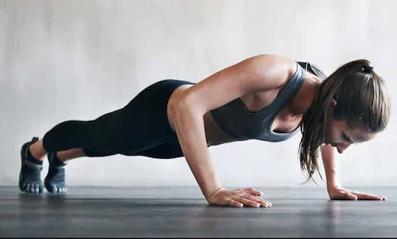 शरीर को मजबूत बनाने के लिए रोज करें 20 पुश अप्स