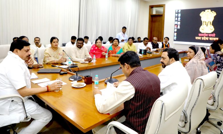 सभी नगर निगमों में बनेंगी विकास समिति, शहर के विकास के लिए सब मिलकर करें काम : मुख्यमंत्री डॉ. यादव 1 सभी नगर निगमों में बनेंगी विकास समिति शहर के विकास