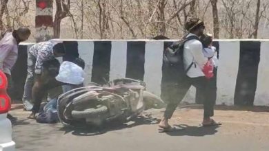 सलकनपुर दर्शन कर लौट रहे परिवार एक्सीडेंट डिवाइडर से टकराई