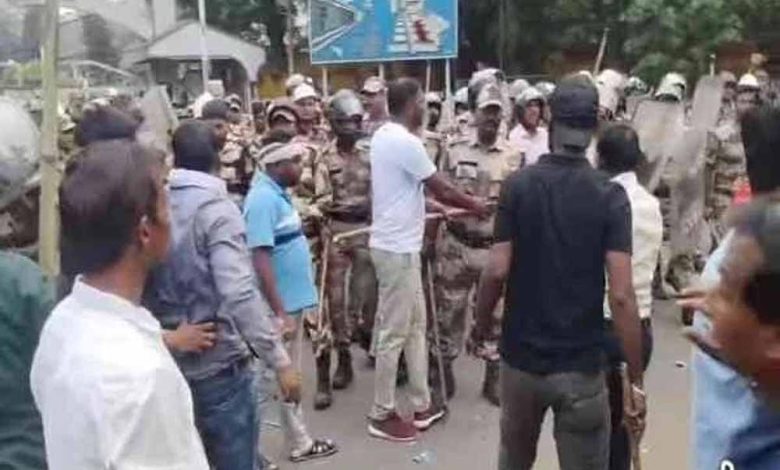 सीआईएसएफ के लाठीचार्ज में BSL के एक विस्थापित युवक की मौत, 3 घायल 1 सीआईएसएफ के लाठीचार्ज में BSL के एक विस्थापित युवक की