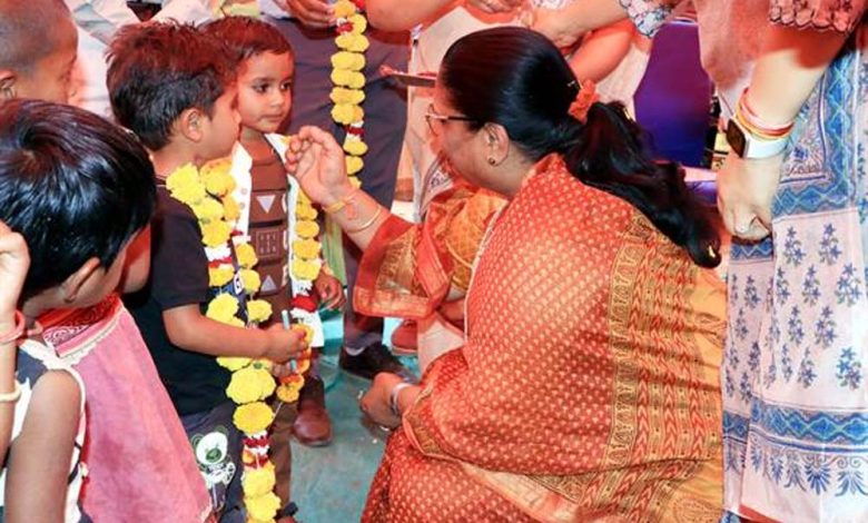 स्कूल चलें हम अभियान के तहत मंत्री सुश्री भूरिया ने