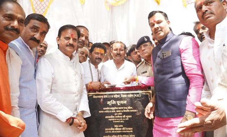स्वास्थ्य सेवाओं को बेहतर बनाने के लिये विकासखंड स्तर पर स्वास्थ्य सेवाओं को सुदृढ़ करना ज़रूरी: उप मुख्यमंत्री शुक्ल 1 स्वास्थ्य सेवाओं को बेहतर बनाने के लिये विकासखंड स्तर पर