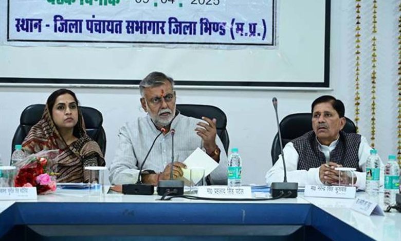 हमें आने वाली पीढ़ी के उज्जवल सुगम भविष्य के लिए