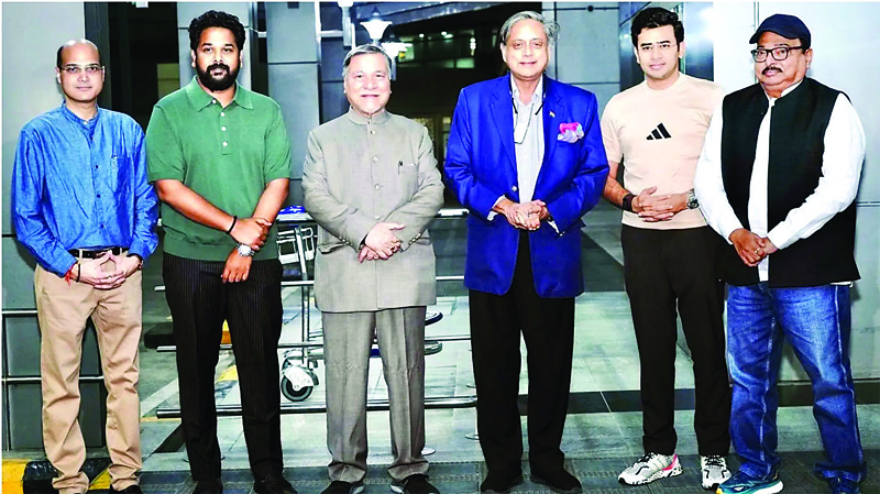 अमरीका रवाना होने से पहले शशि थरूर ने जाहिर किए