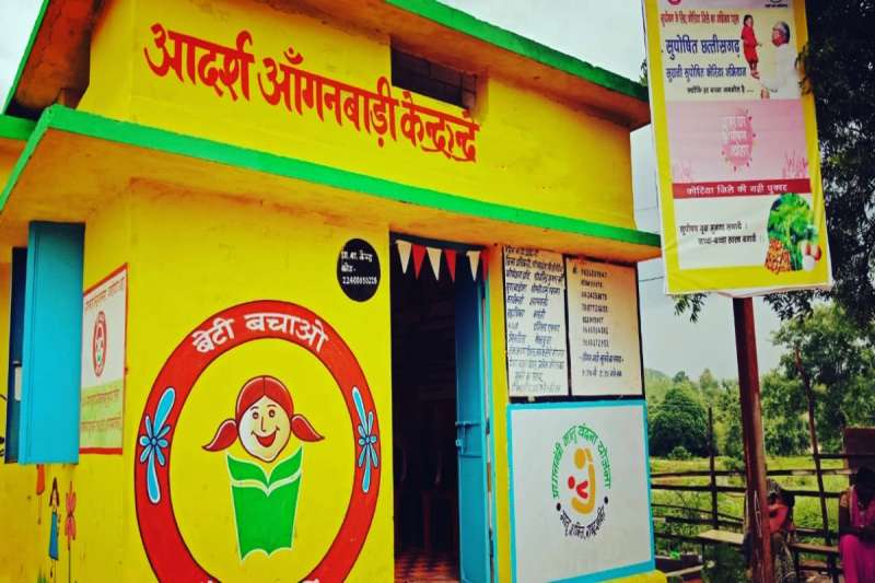 आंगनबाड़ी केन्द्रों में दी जाने वाली सामग्री की गुणवत्ता जांचने