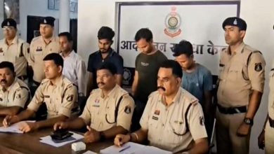 आरक्षक समेत 8 आरोपी गिरफ्तार लाखों का माल जब्त —