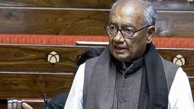 इंदौर में दिग्विजय सिंह के सामने कांग्रेस कार्यकर्ताओं का हंगामा