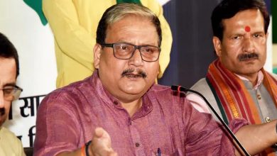 केंद्रीय मंत्री गिरिराज सिंह पर मनोज झा का हमला कहा