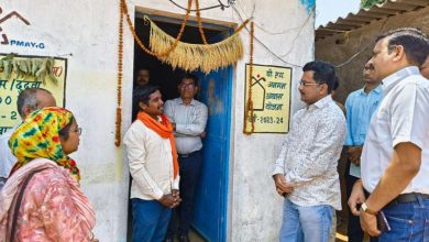प्रमुख सचिव सोनमणि बोरा ने पीएम जनमन आवासों का किया