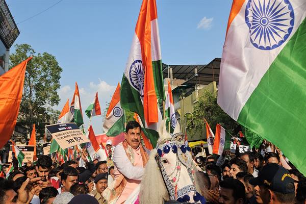 भारतीय सेना के शौर्य पराक्रम और अदम्य साहस पर संपूर्ण