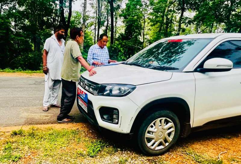 यातायात विभाग की बड़ी कार्रवाई बसों ट्रकों से हटाई गईं तेज