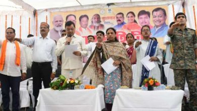 रांधना में आयोजित समाधान शिविर में शामिल हुए प्रभारी मंत्री