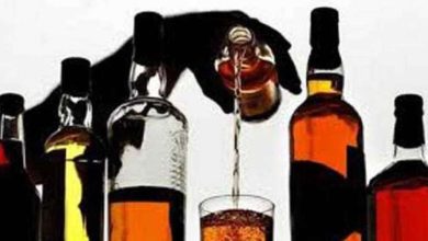 शराब पीने वालों सावधान सीलबंद बोतलों में निकल रही मिलावटी