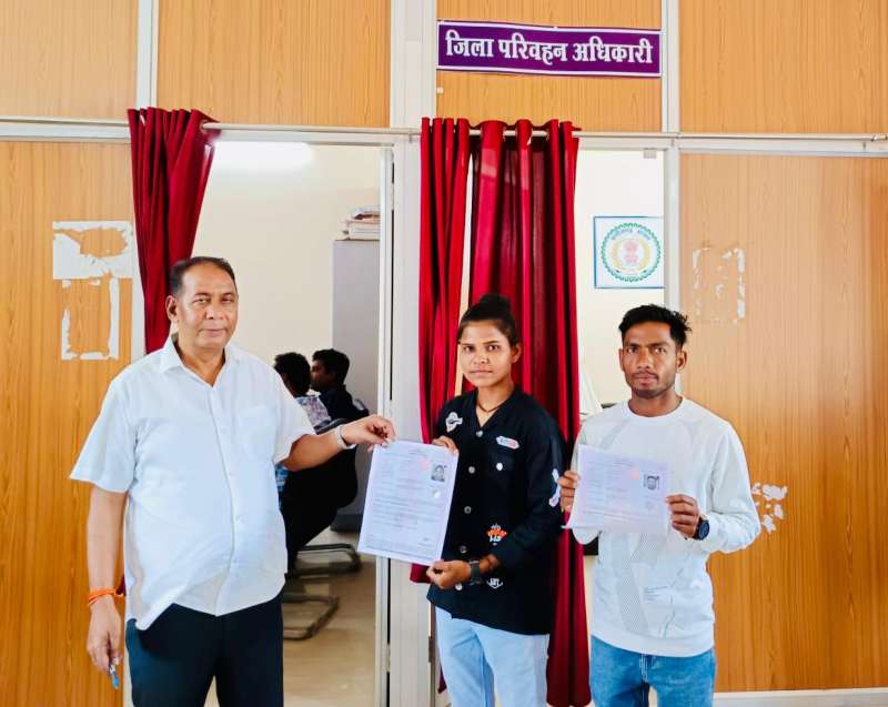 सुशासन तिहार 2025 लर्निंग लाईसेंस मिलने पर विमला