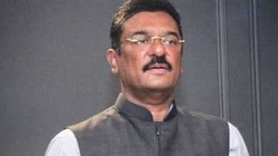 हिंदी पर बयान देकर फंसे मंत्री सरनाईक शिवसेना और मनसे