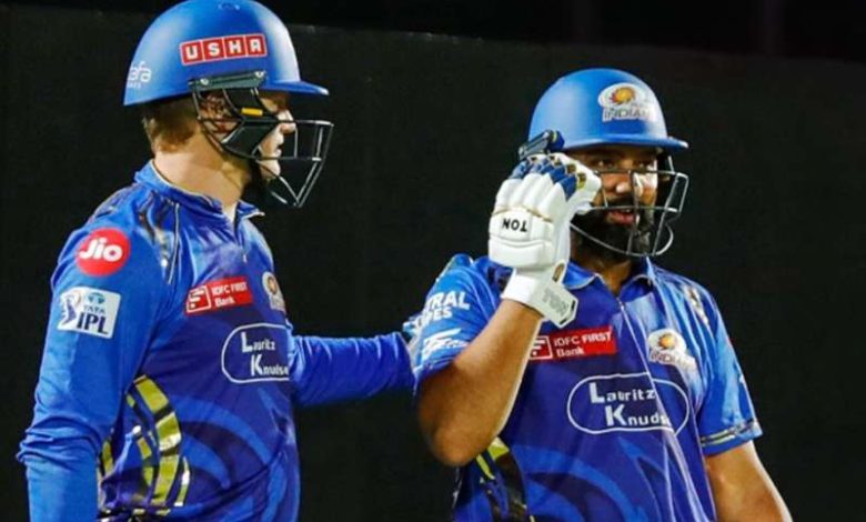 IPL में बड़ा उलटफेर, मुंबई इंडियंस ने एक साथ बदले तीन खिलाड़ी 1 IPL में बड़ा उलटफेर मुंबई इंडियंस ने एक साथ बदले