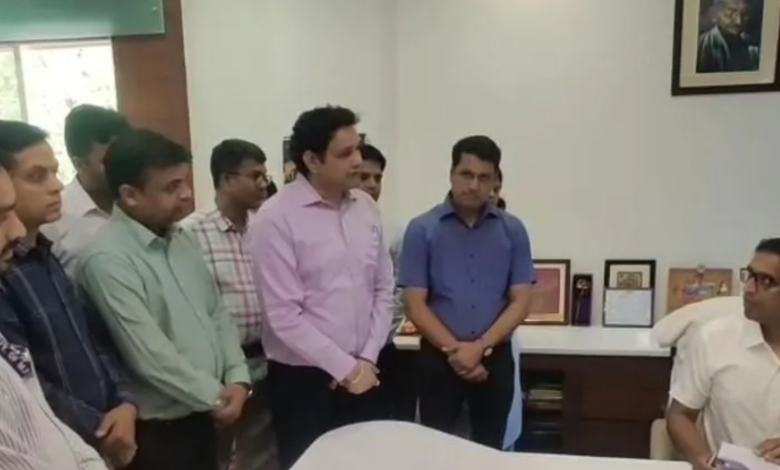 MP: तहसीलदार-पटवारियों ने खोला EOW के खिलाफ मोर्चा, अफसर को सस्पेंड करने की मांग 1 Screenshot 20250505 204449.Chrome28129