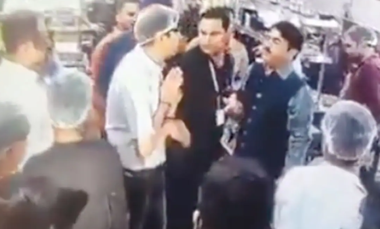 MP : ग्वालियर के रेस्टोरेंट में टेबल नहीं मिली तो बौखलाए मंत्री, रात में ही फूड सेफ्टी टीम बुलाकर कराई सैंपलिंग 1 Screenshot 20250505 224118.Chrome28129