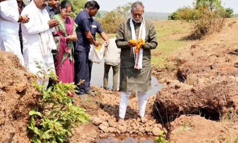 MP : पहली बार दिखी ऐसी हिम्मत! जहां रहते हैं खूंखार नक्सली, वहां बेखौफ पहुंच गए मंत्री प्रहलाद पटेल 1 Screenshot 20250511 182607.Facebook28129