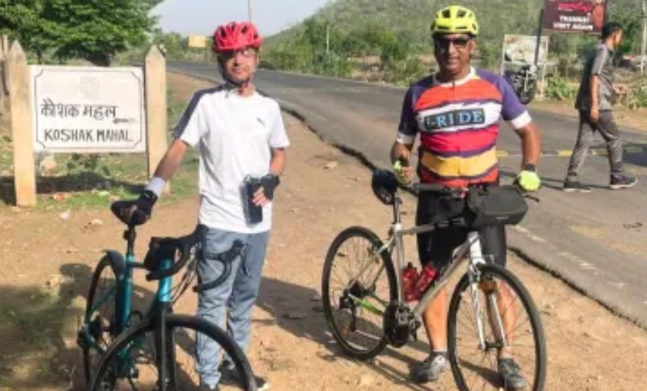 MP: जब साइकिल से ही चंदेरी पहुँच गए अशोकनगर कलेक्टर... 6 Screenshot 20250519 001637.Chrome28129