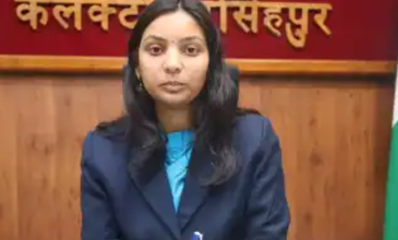 Narsinghpur: उपराष्ट्रपति के कार्यक्रम के लिए कलेक्टर मैडम ने बुलाई मीटिंग, PWD इंजीनियर बोला- शराब के नशे में हूं, नहीं आ सकता! 1 Screenshot 20250523 164201.Chrome28129