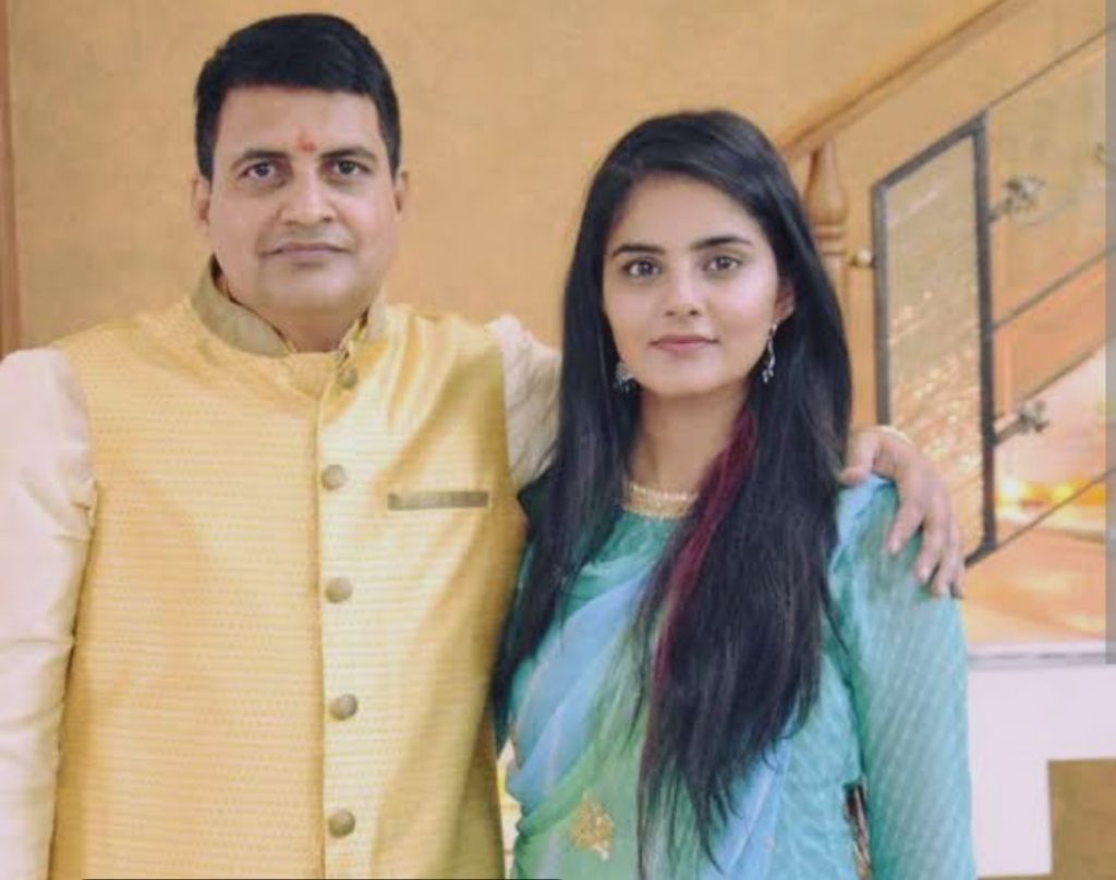 UPSC : पिता RAS अधिकारी, बेटी ने पास की यूपीएससी परीक्षा, 1 सर्टिफिकेट के चक्कर में मचा बवाल 2 screenshot 20250506 2007294697058289849014054