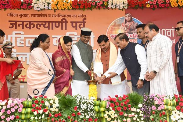 अहिल्या वाहिनी महिला बाइक रैली नारी सशक्तिकरण का प्रतीक है