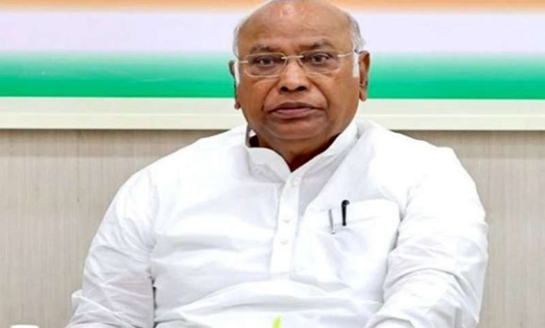 'ऑपरेशन सिंदूर छोटा सा युद्ध, सरकार बताए तैयारी क्यों नाकाम रही' 1 ऑपरेशन सिंदूर छोटा सा युद्ध सरकार बताए तैयारी क्यों नाकाम