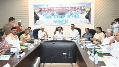जनप्रतिनिधियों और अधिकारियों के बीच निरंतर संवाद आवश्यक उप