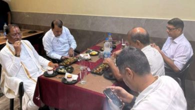 ढाबे पर भोजन कर आमजन से मिले सीएम साय बोले