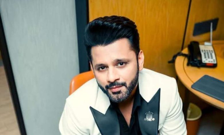 देशभक्ति की मिसाल बने राहुल वैद्य, तुर्की में शो करने से किया इनकार 1 देशभक्ति की मिसाल बने राहुल वैद्य तुर्की में शो करने